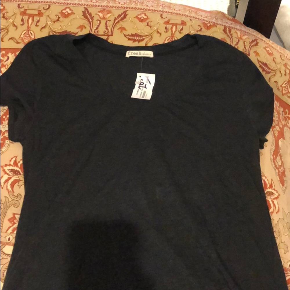 Fresh laundry black tee